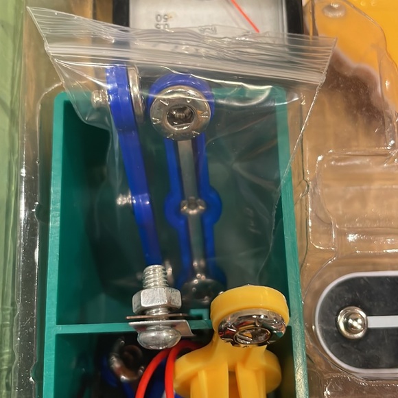 Snap circuits green alternative energy electronics exploration kit stem projects - Picture 11 of 16